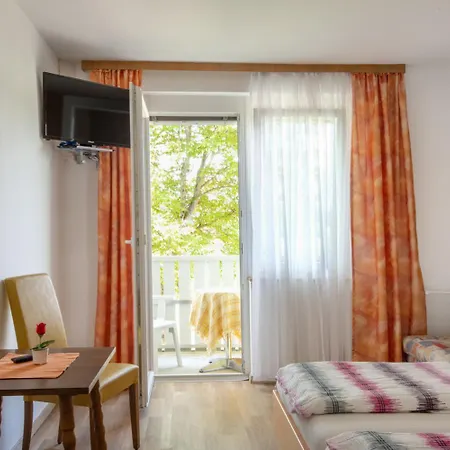 Bed & Breakfast Eckwirt 3*